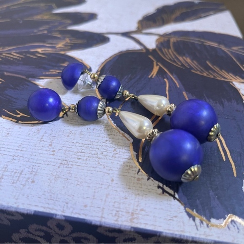 Vintage 80s Large Long Bright Blue Faux Pearl and Gold Chunky Drop Earrings A1
